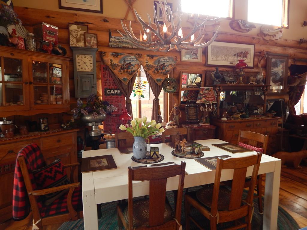 Idle Spurs Log Cabin Bed & Breakfast Black Diamond Eksteriør billede