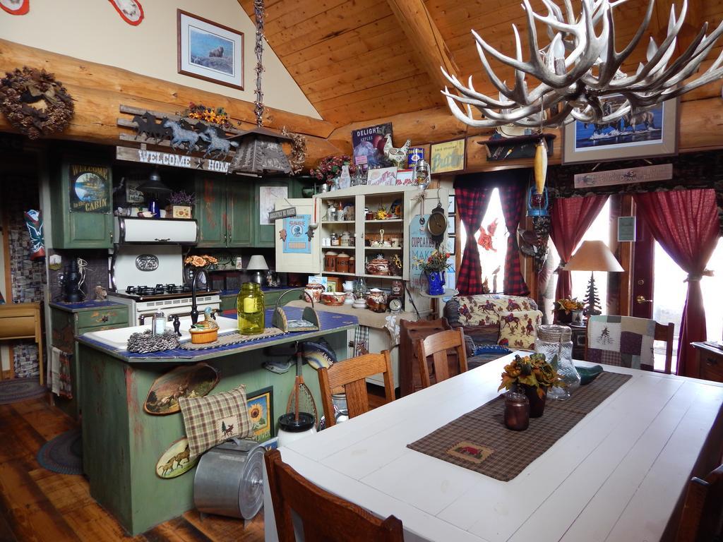 Idle Spurs Log Cabin Bed & Breakfast Black Diamond Eksteriør billede